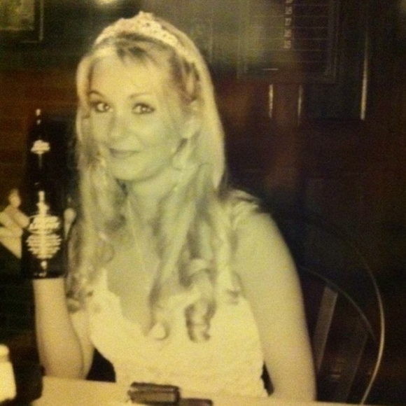 Meet your Posher, Christina - Picture 3 of 5